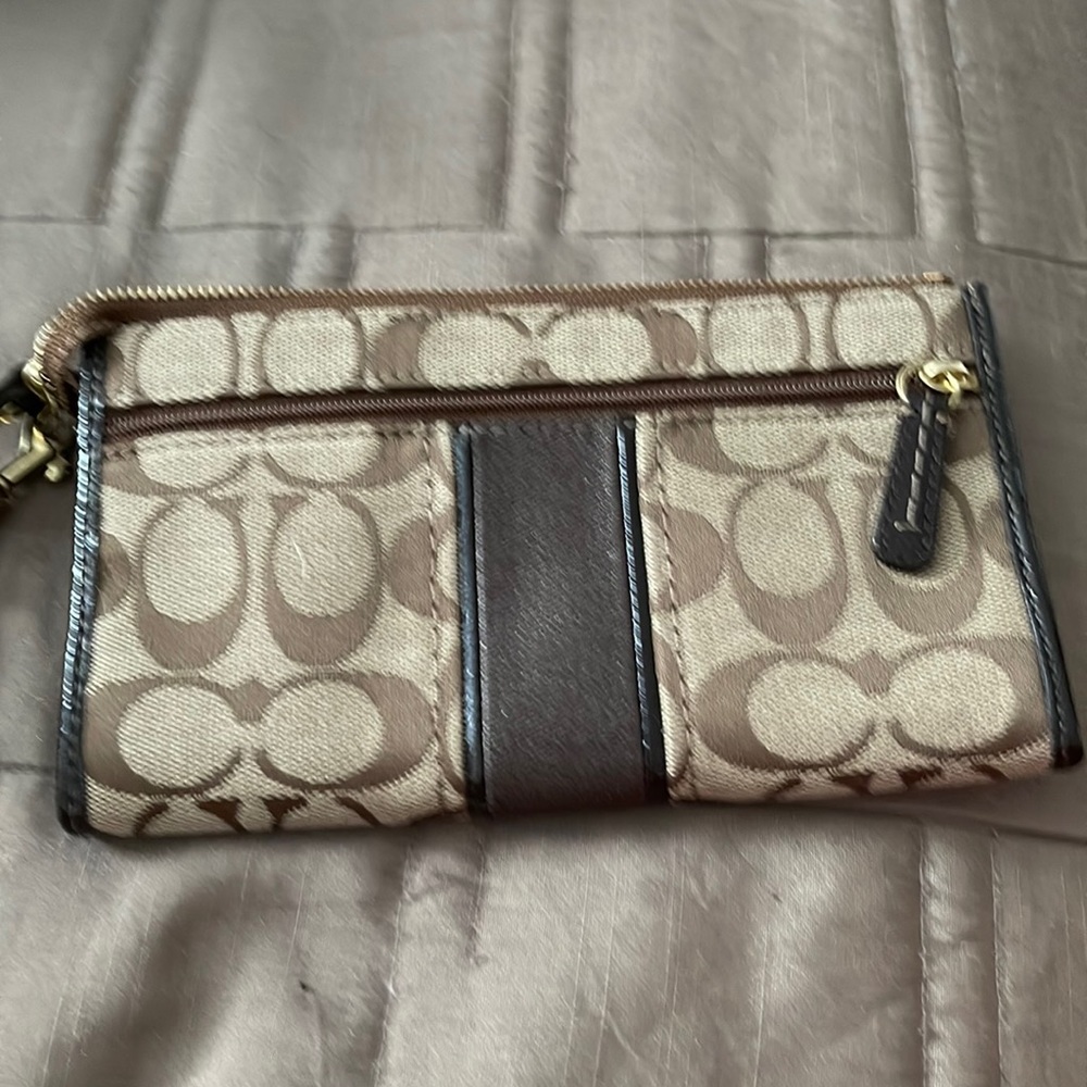 Coach wristlet - Picture 3 of 8